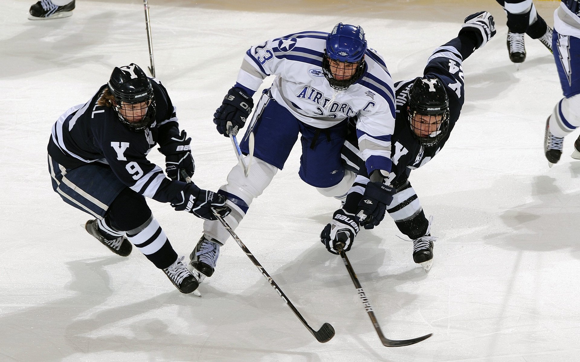_魔幻夜光跑步赛：光影交织，燃爆夜晚_，夜光跑道