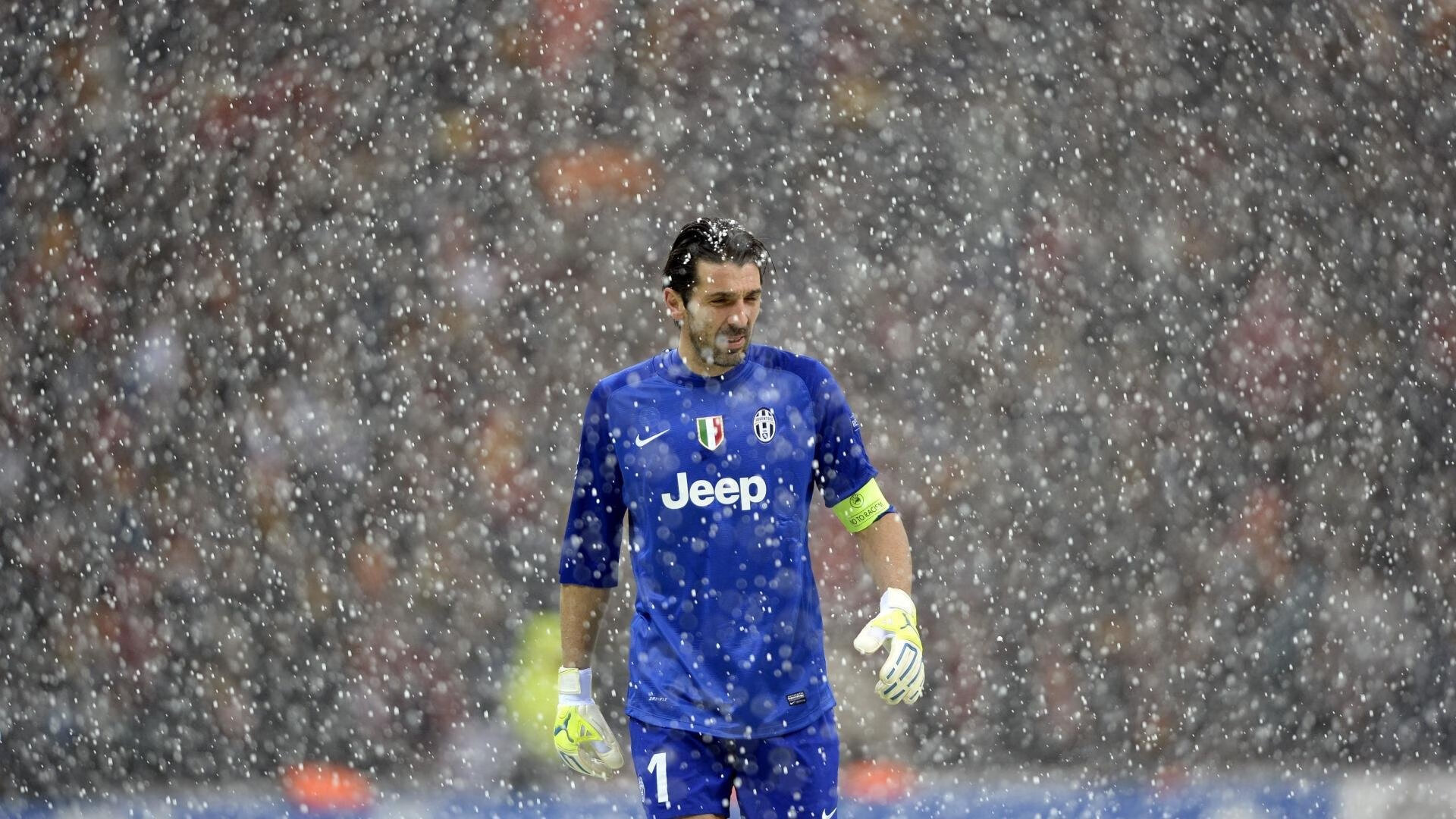 欧洲足球冠军联赛双方矛盾激烈，谁将占据上风？，欧洲足球顶级联赛